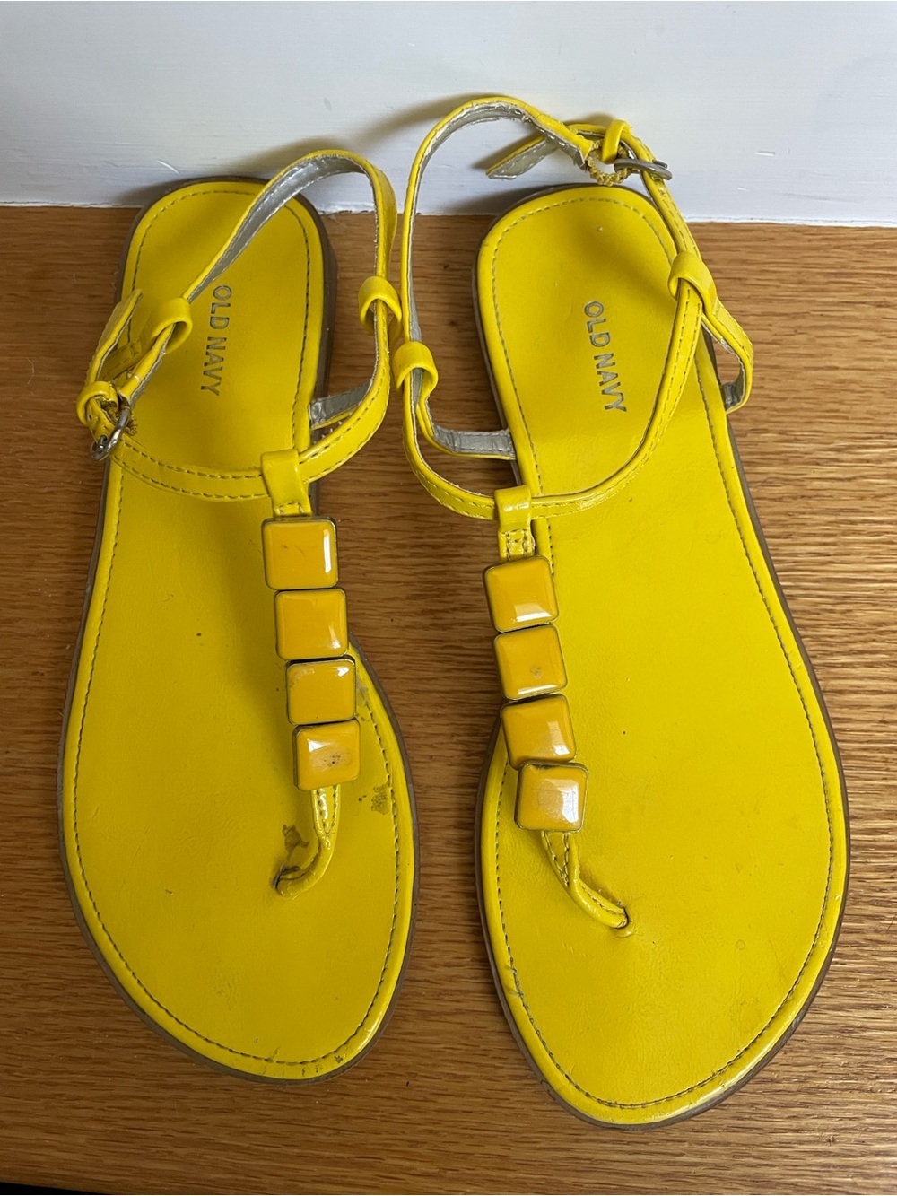 Old Navy Bright Yellow Beaded T- Strap Sandals size 6